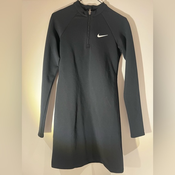 NIKE fitted long sleeve dress - Picture 2 of 5